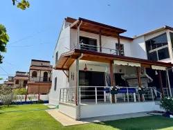 Seferihisar Doğanbey Cumhuriyet Mah. Satılık 3+1 Villa - 220 m²